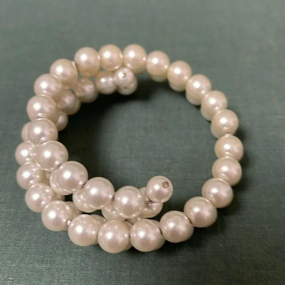 Vintage Elegant Pearl Bracelet